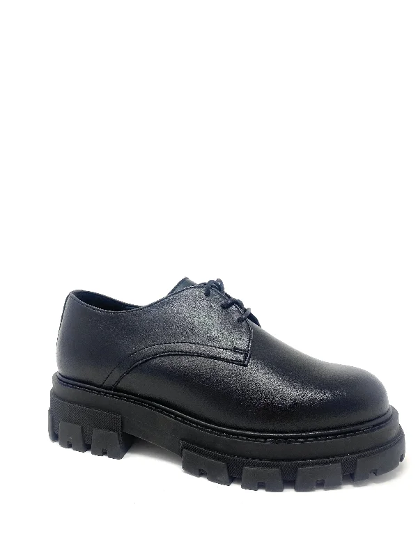 Women's Patent Leather Oxfords with a Glossy Finish in Gold for a Glamorous Night OutLeila Oxford in Black from Novacas