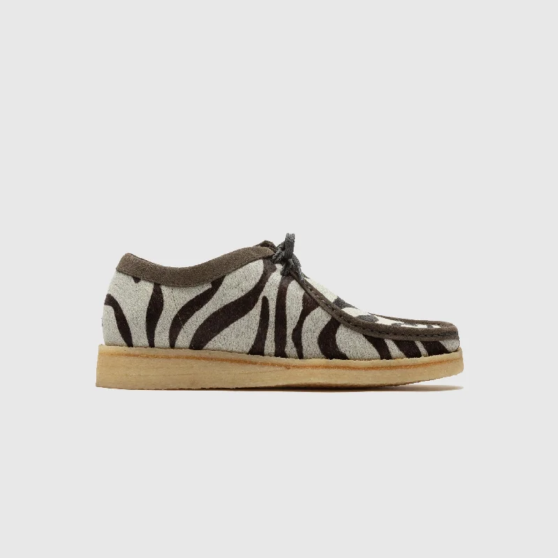 Vegan - Friendly Women's Sneakers Made from Recycled Materials for an Eco - Conscious ChoiceP204M "ZEBRA" X PACKER