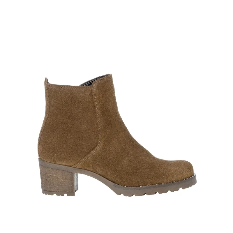 Women's Chunky - Heeled Chelsea Boots in Gray for a Casual and Trendy Everyday LookDream Velour Ankle Boot In Cognac