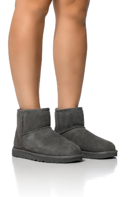 Women's Mid - Calf Suede Boots in Beige with Tassel Trim for a Boho - Inspired StyleUGG CLASSIC MINI II BOOTIE IN GREY