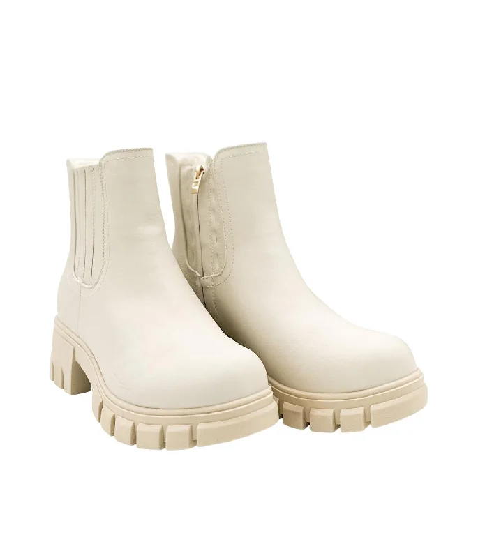 Women's Fur - Trimmed Snow Boots in White for a Stylish and Practical Winter ChoiceWomen As If Ankle Boot In Ivory