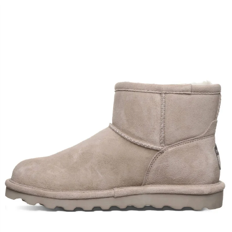 Women's Over - the - Knee Suede Boots in Taupe for a Stylish and Sophisticated OutfitWomen’S Alyssa Fashion Boots In Mushroom