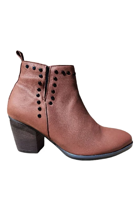 Women's Ankle Boots with Cut - Out Details in Beige for a Unique and Stylish EdgeWomen's Keyah Booties In Brown