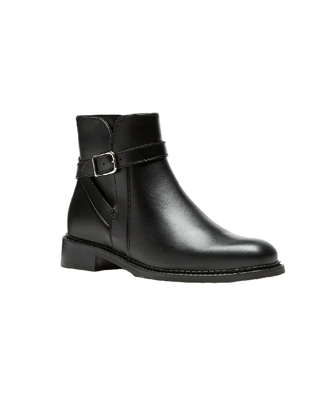 Women's Knee - High Leather Riding Boots in Black for a Classic Equestrian LookWomen's Sarah Leather Bootie In Black