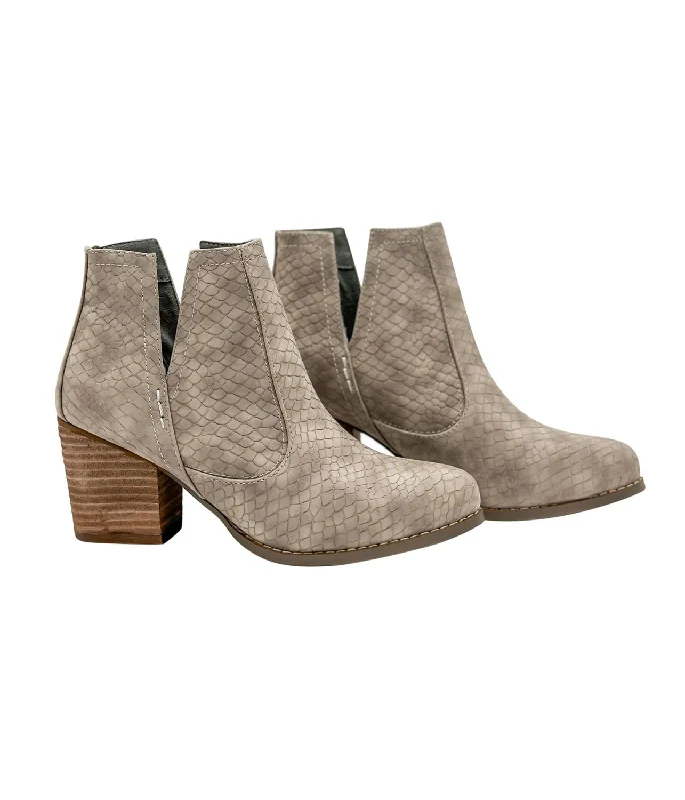 Plus Size Women's Block - Heeled Ankle Boots in Red for a Bold and Chic StatementWomen's Tarim Bootie In Taupe